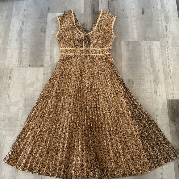 Jody California Dresses & Skirts - JT Dress by Jody of California Chic Pleated Dress shades of tan/brown Vintage